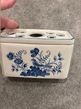 Williamsburg Andrea by Sadek Blue and White Floral Flower Frog